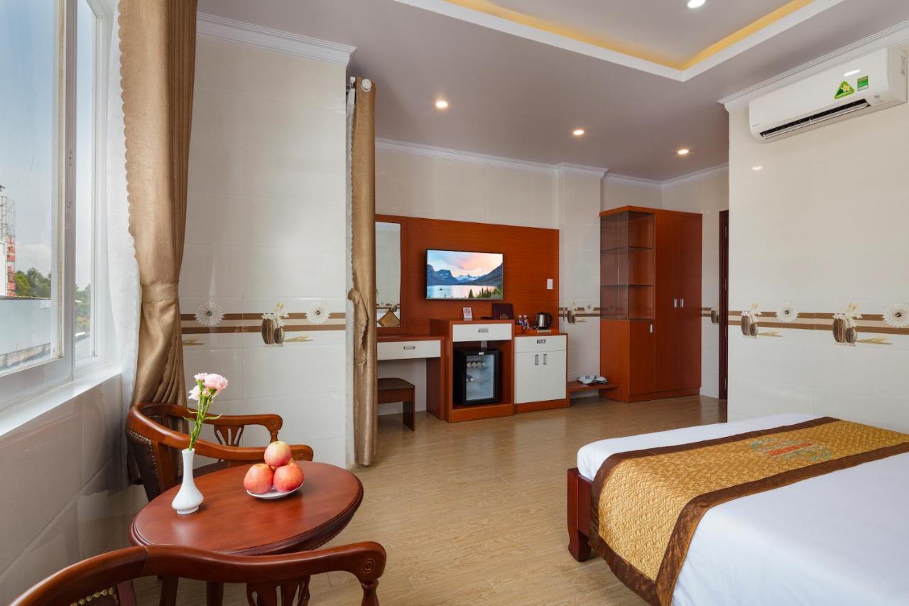 ראץ' גיאה Phuc Ngoc Hotel מראה חיצוני תמונה